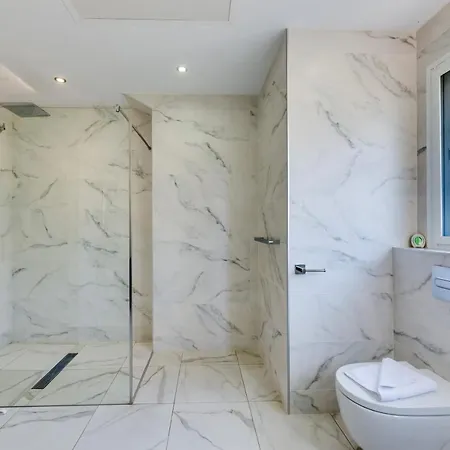 Vacation I Nadal, Private Pool, Lush Garden, Beaches At Your Doorstep Marbella