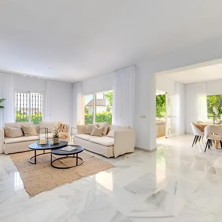 Vacation I Nadal, Private Pool, Lush Garden, Beaches At Your Doorstep ヴィラ マルベーリャ