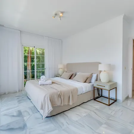 Villa Vacation I Nadal, Private Pool, Lush Garden, Beaches At Your Doorstep Marbella