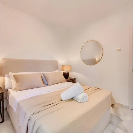 Villa Vacation I Nadal, Private Pool, Lush Garden, Beaches At Your Doorstep Marbella