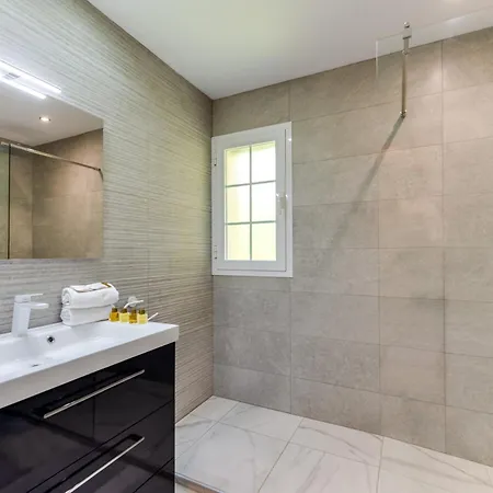 Vacation I Nadal, Private Pool, Lush Garden, Beaches At Your Doorstep 빌라