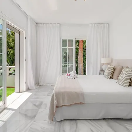 Villa Vacation I Nadal, Private Heated Pool, 5bdr, Lush Garden, Bbq, Alarm System, Beaches At Your Doorstep Marbella