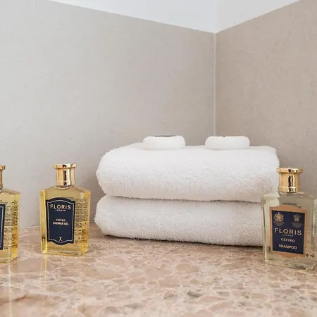 Vacation I Nadal, Private Pool, Lush Garden, Beaches At Your Doorstep ヴィラ マルベーリャ