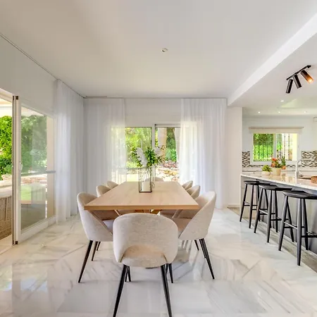 וילה Vacation I Nadal, Private Pool, Lush Garden, Beaches At Your Doorstep מארבלה