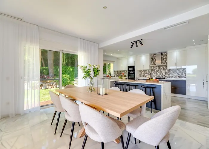 Vacation I Nadal, Private Pool, Lush Garden, Beaches At Your Doorstep * Marbella